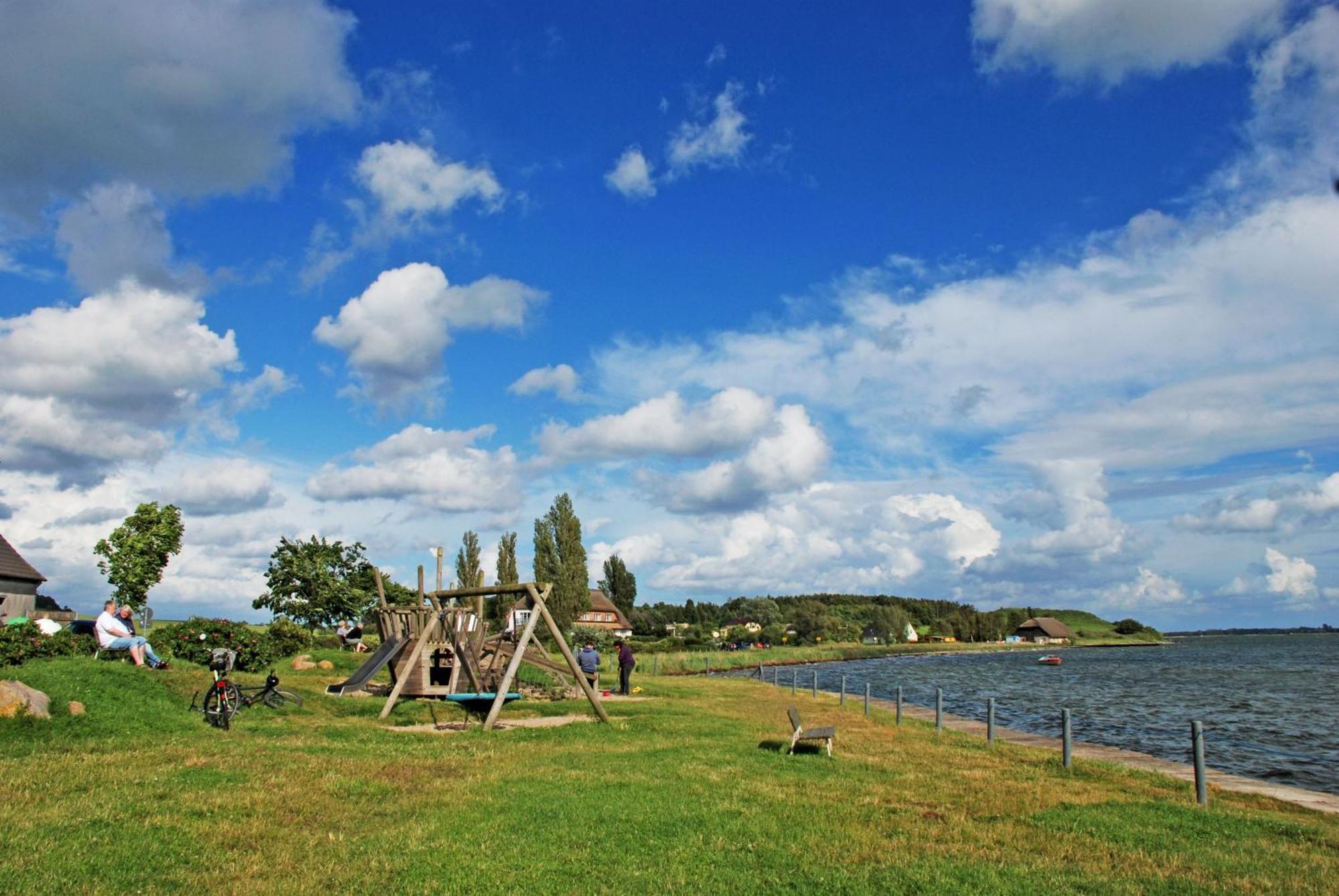 Ferienwohnungen An Der Hagenschen Middelhagen Exterior foto